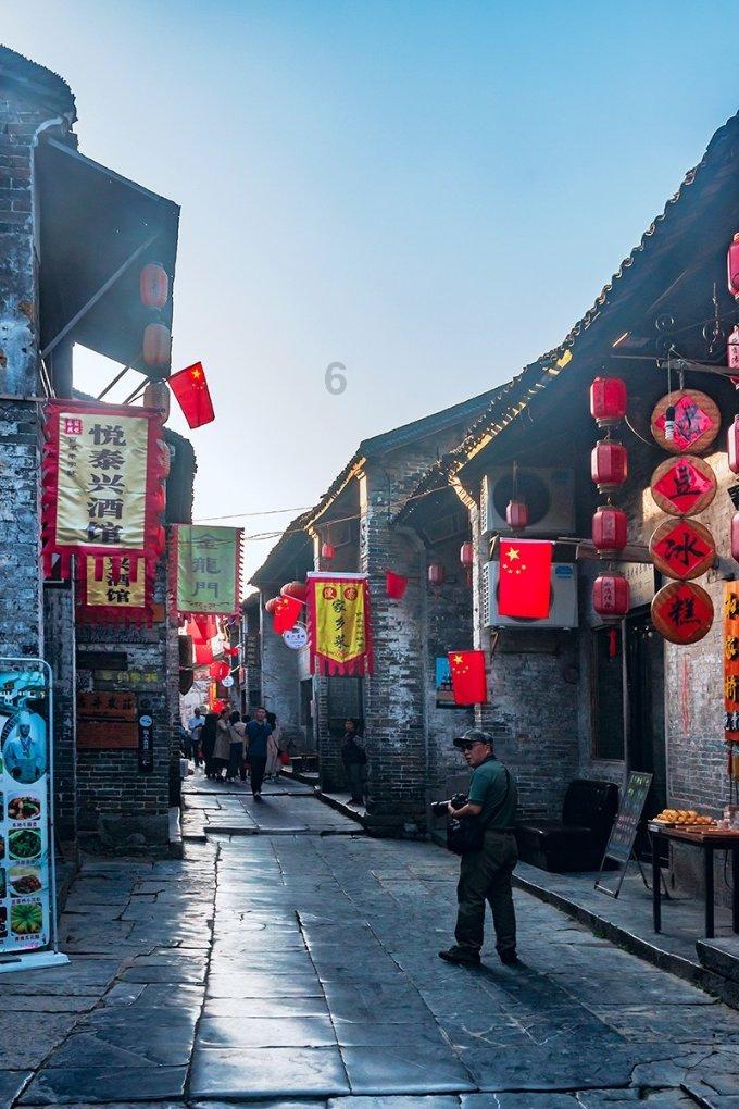 《进击的巨人》神细节：动画组用这幅图整整10年